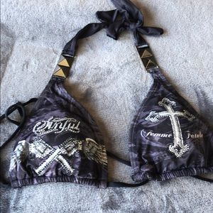 Sinful top says size large fit small or medium